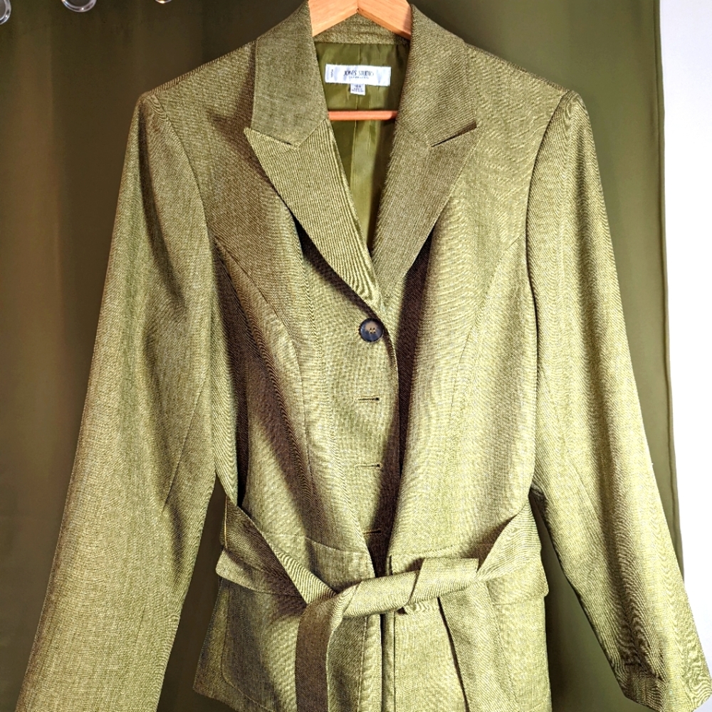 LAST CHANCE: Woman's Jones Studio Green Blazer with Ties 18w